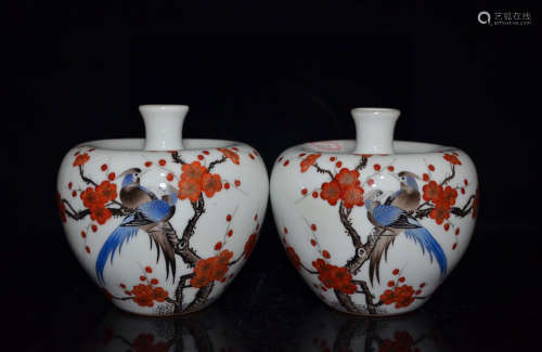 A Pair of Famille Rose Gilt-inlaid Flower&Bird Pattern Porcelain Zun