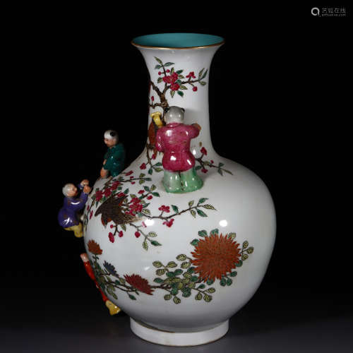 An Enamel Gilt-inlaid Floral Children Pattern Porcelain Tianqiuping