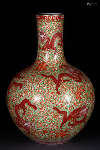 An Enamel Dragon Pattern Porcelain Tianqiuping