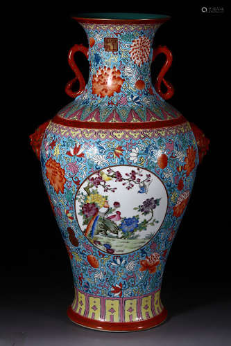 An Enamel Flower&Bird Pattern Porcelain Double Ears Vase