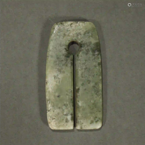 OLD CHINESE JADE PENDANT