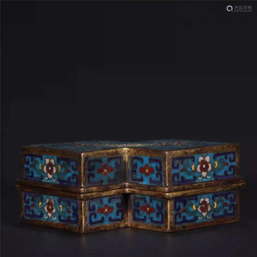 CHINESE CLOISONNE ENAMEL BOX AND COVER
