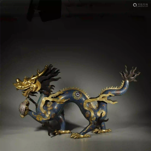 AN EXCEPTIONALLY RARE AND LARGE CHINESE GILT-BRONZE