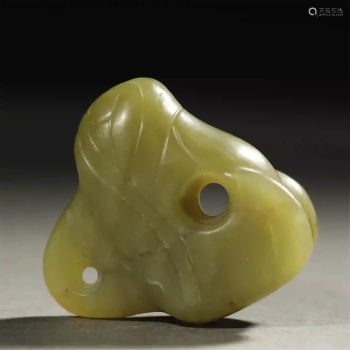 OLD CHINESE JADE PENDANT