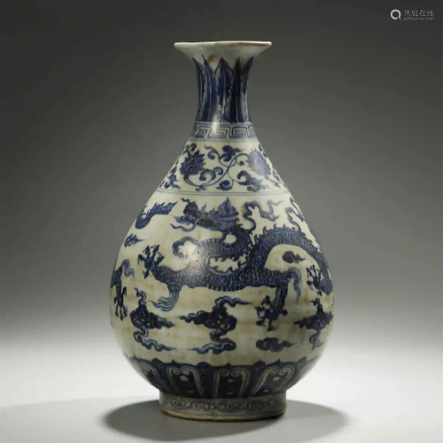 CHINESE BLUE AND WHITE PORCELAIN DRAGON