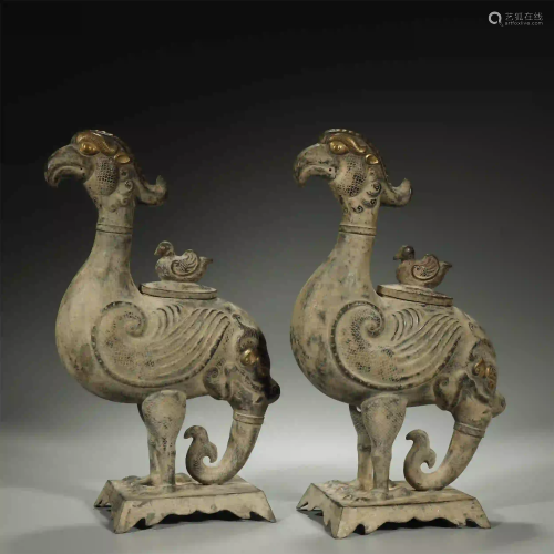 OLD CHINESE A PAIR OF BRONZE 