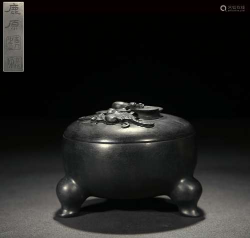 chinese luyuan's tripod inkstone with lid