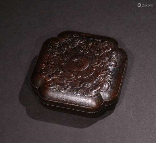 chinese eaglewood box with cover