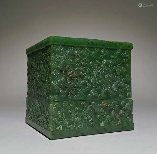 chinese jasper box with cover with dragon pattern