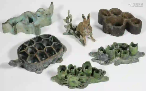 (5) VINTAGE IRON FLOWER FROGS & (1) RABBIT FIGURINE