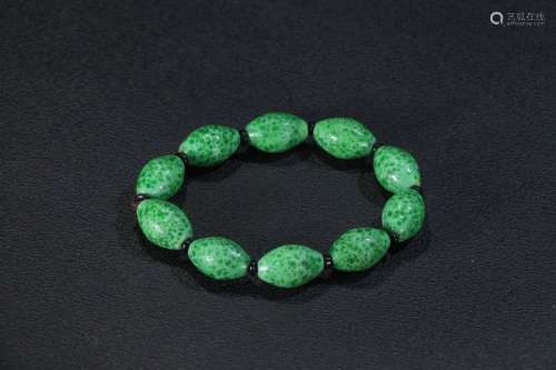 A Green Colored Glaze Bracelet