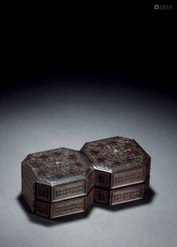 清中期•紫檀浮雕西蕃莲纹双联方盒