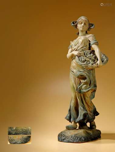 十九世纪制 红陶泥塑少女像