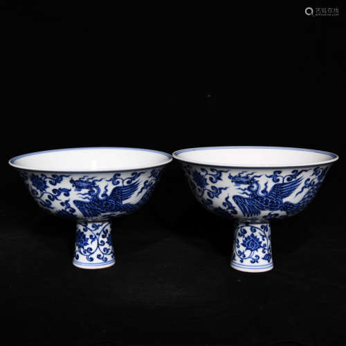 Chinese Pair Of Blue And White Porcelain Stem Cup With Pattern Of Phoenix