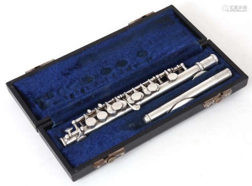 A SILVER PLATED METAL CASED PICCOLO BY SELMAR 31cm overall