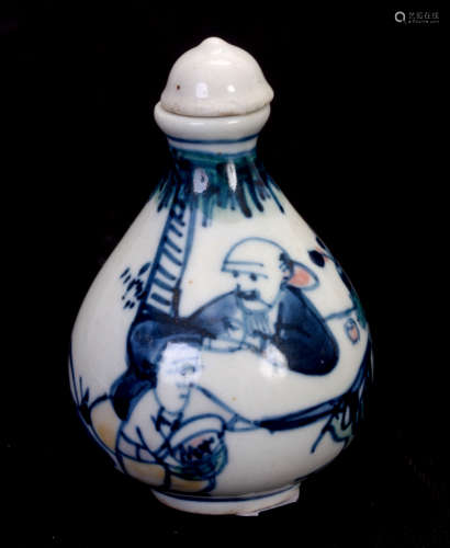 AN EARLY CHINESE BULBOUS SHAPED SNUFF BOTTLE decorated with figures in a garden setting - signed