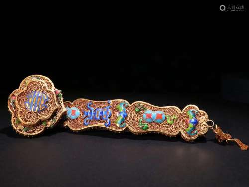 A Gilt Silver Ruyi Ornament Embed Gems