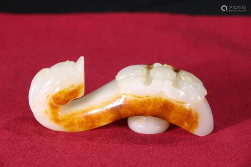 A Hetian Jade Dragon Pendant