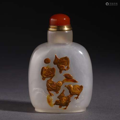 An Agate Snuff Bottle