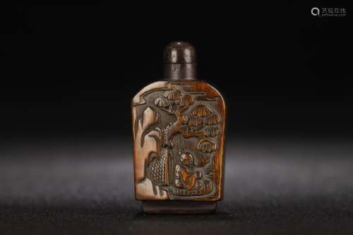 A Red Wood Figure-Story Snuff Bottle