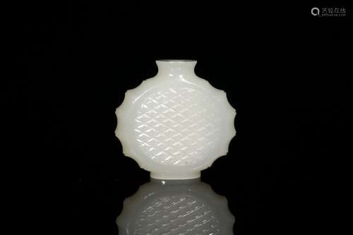 A Hetian Jade Snuff Bottle