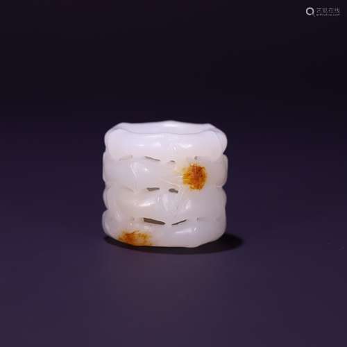 A Hetian Jade Thumb Ring