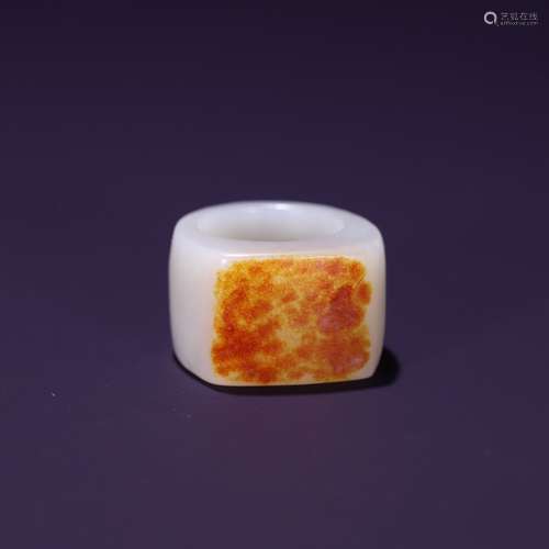 A Hetian Jade Thumb Ring