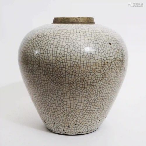 An Imitation Ge Glazed Jar Shunzhi Period, Qing Dynasty