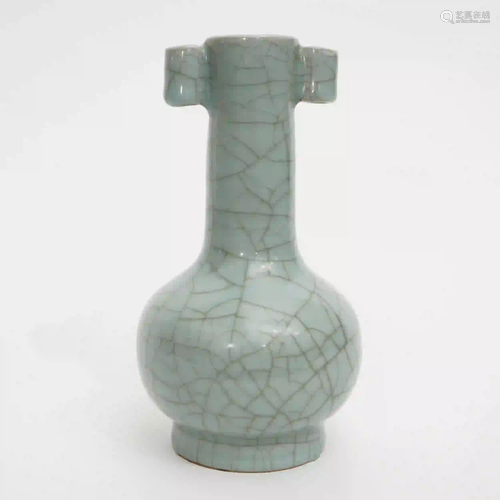 A GUAN Kiln Ear Vase, Qing Dynasty