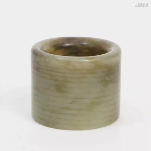 A Hetian Jade Thumb Ring, Qing Dynasty