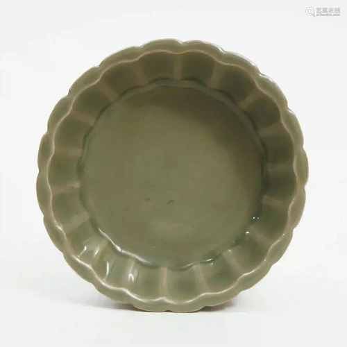 A Longquan Celadon Flower Mouth Plate, Yuan Dynasty