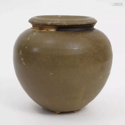 A Jar with Green Glaze, Jin Dynasty