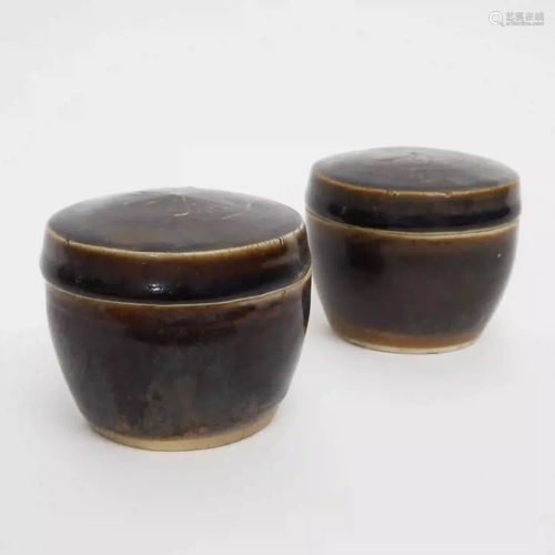 A Pair of Jizhou-kiln Brown-glazed Jars, Song Dynasty