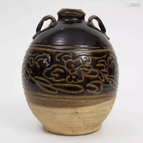 A Double-line Vase with Tickling Flowers, Yuan Dynasty