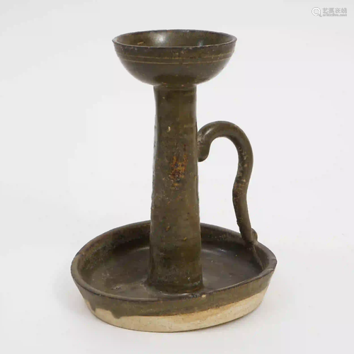 A Green-glazed Oil lamp, Jin Dynasty