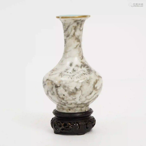 A Small Ink-colored Cloud-dragon Pattern Bottle, Late