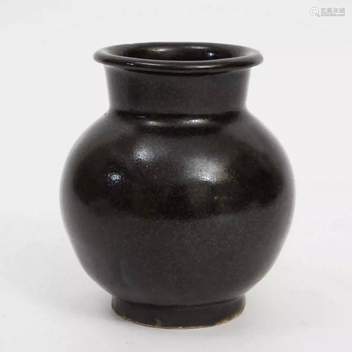 A Ding-kiln Tea Foam Glaze Jar, Jin Dynasty