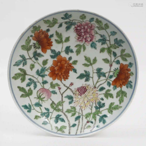 A Famille Rose Flower Pattern Plate, Mid Qing Dynasty