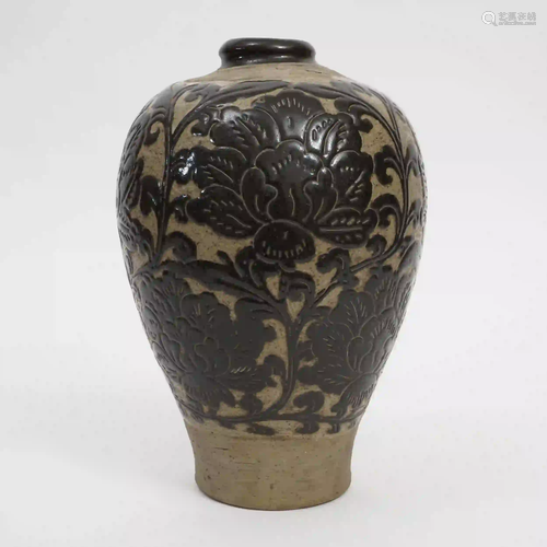 A Cizhou-kiln Plum Vase, Yuan Dynasty