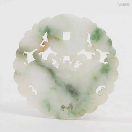 An Openwork Carved Jade Pendant, Qing Dynasty