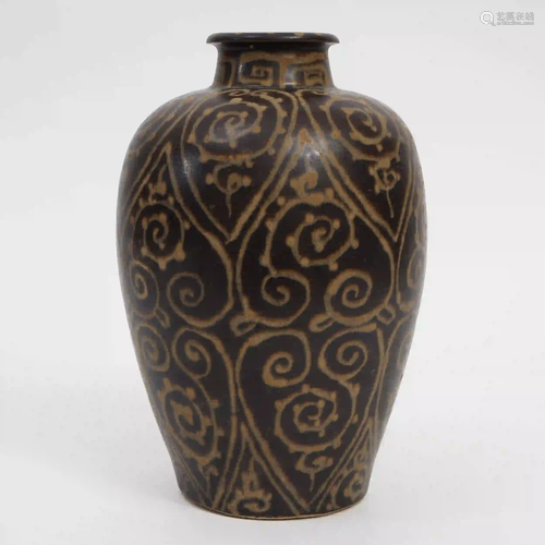 A Plum Vase with Ruyi Pattern from Jizhou Kiln, Song