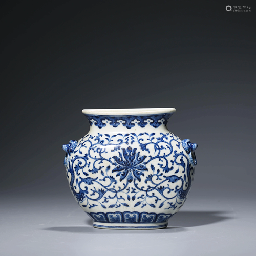 A CHINESE BLUE & WHITE WRAPPED FLORAL PORCELAIN WALL