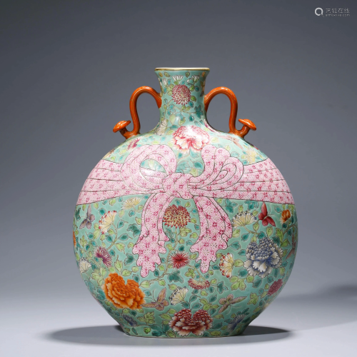 A CHINESE FAMILLE ROSE PORCELAIN MOONFLASK, QIANLONG