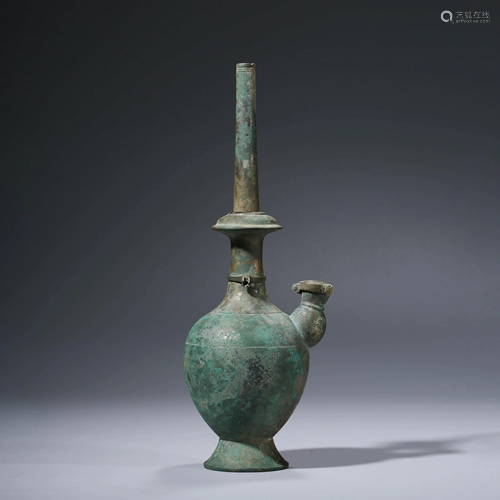 A CHINESE BRONZE VESSEL