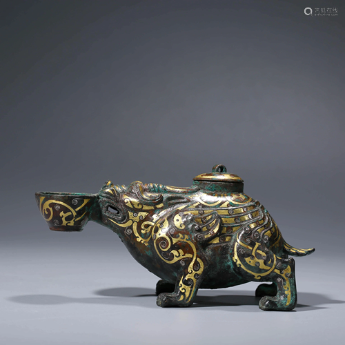 A CHINESE GILT-BRONZE GOLD & SILVER INLAID ANIMAL