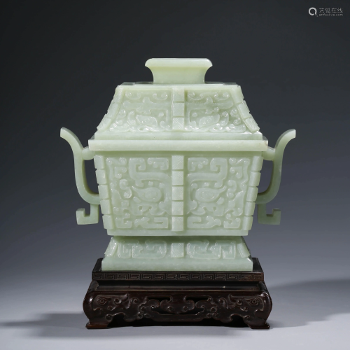 A CHINESE WHITE JADE INCENSE BURNER & COVER