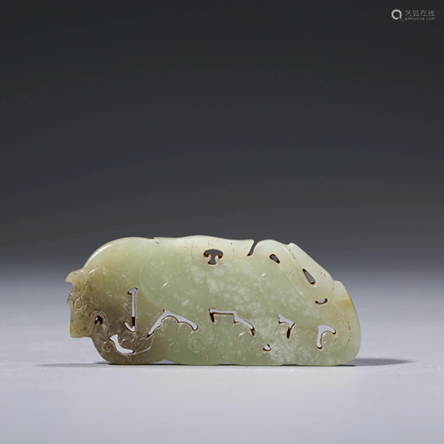 A CHINESE JADE PENDANT