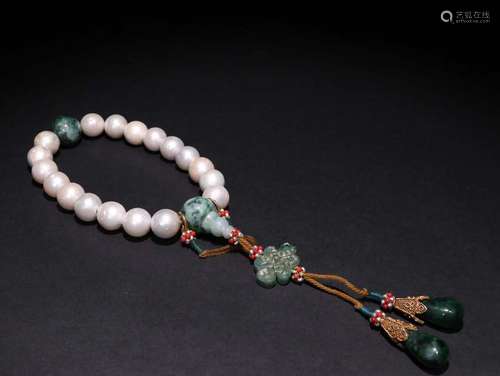 An East Pearl Bracelet