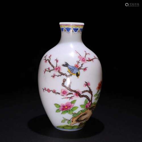 A Glassware Famille Rose Vase