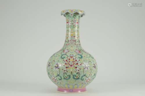 A Porcelain Grenameledn-Glazed Famille Rose Vase